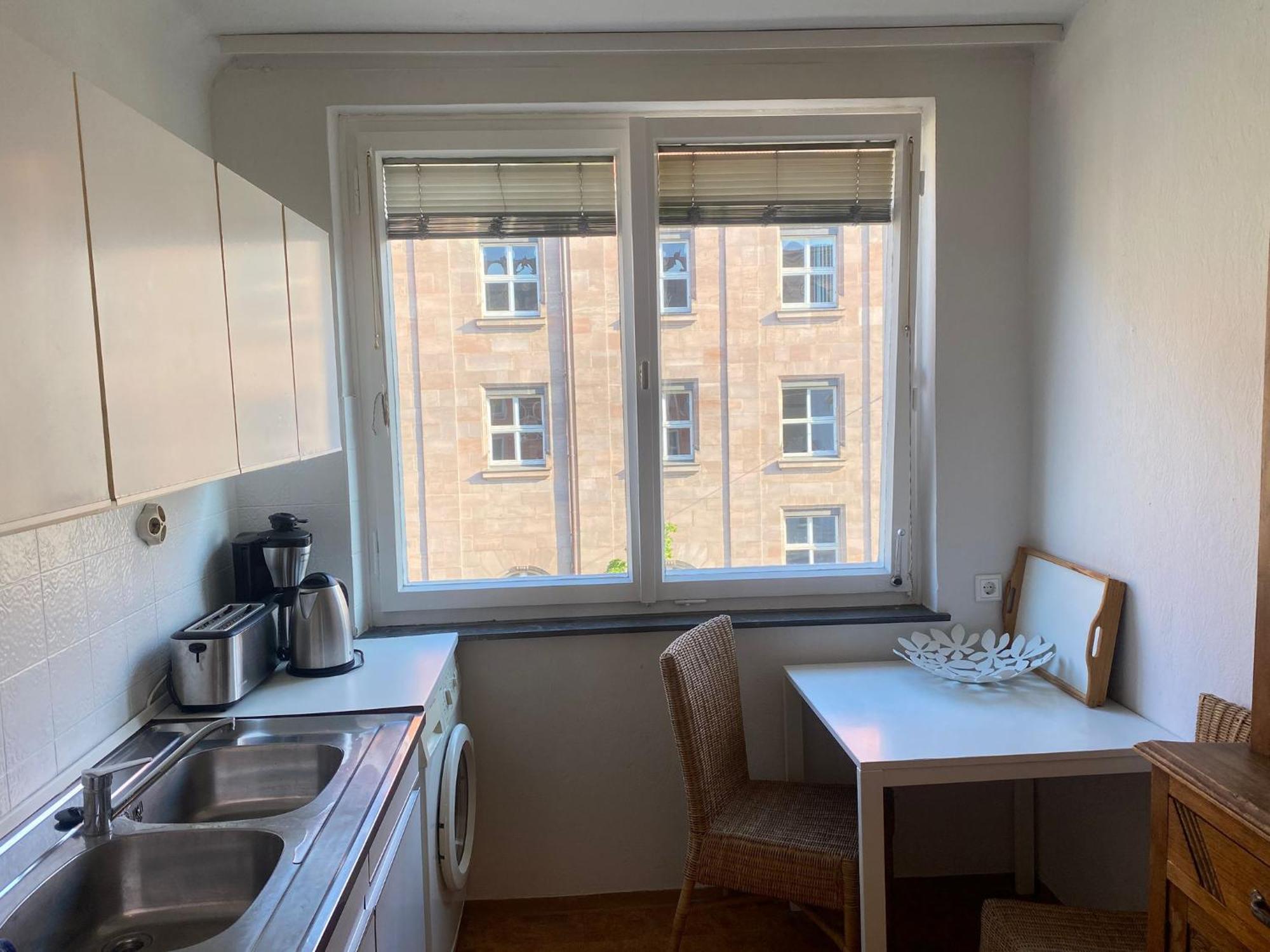 2-zimmer-wohnung Mit Balkon In Der Nürnberg