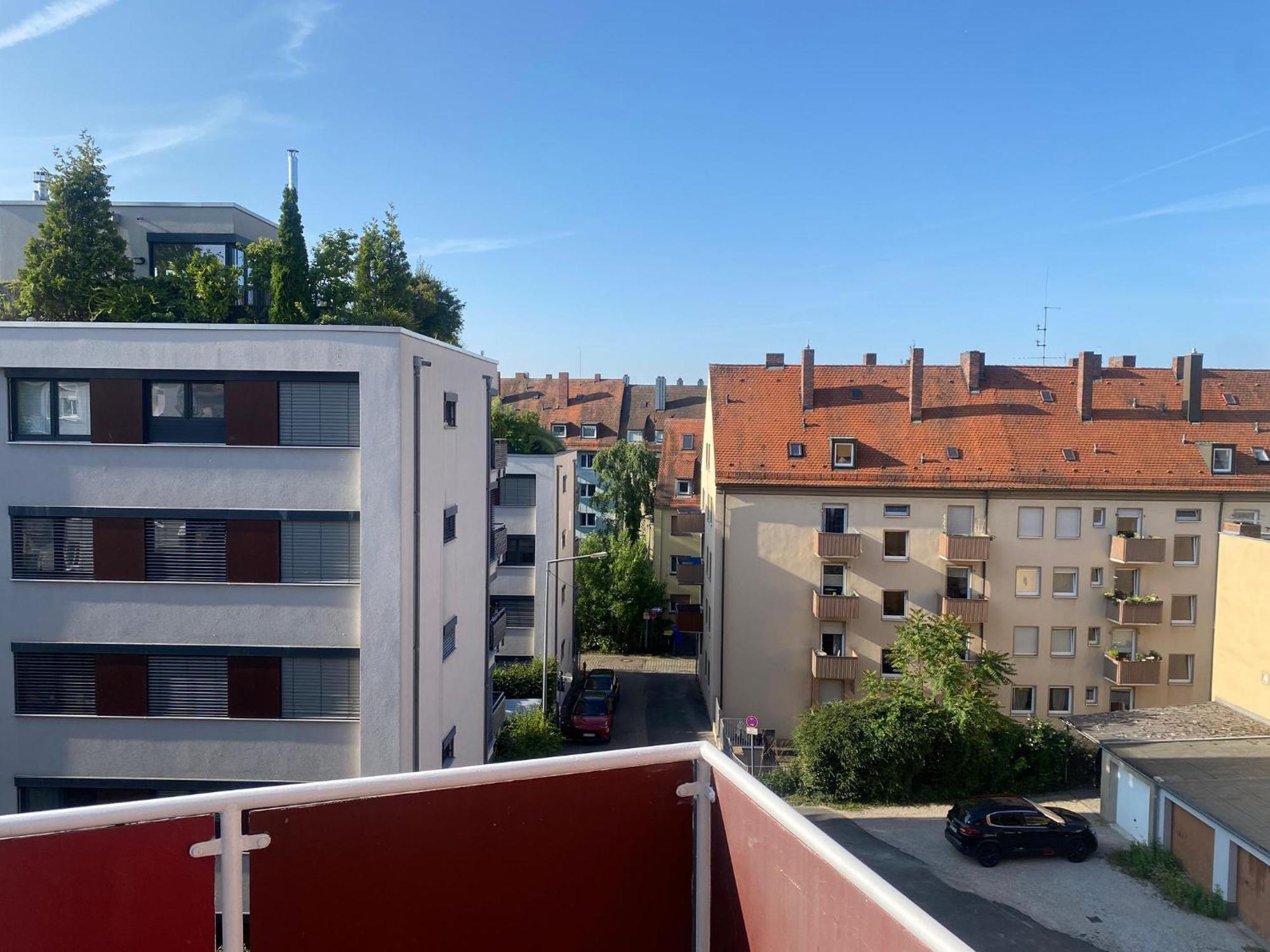 2-zimmer-wohnung Mit Balkon In Der *