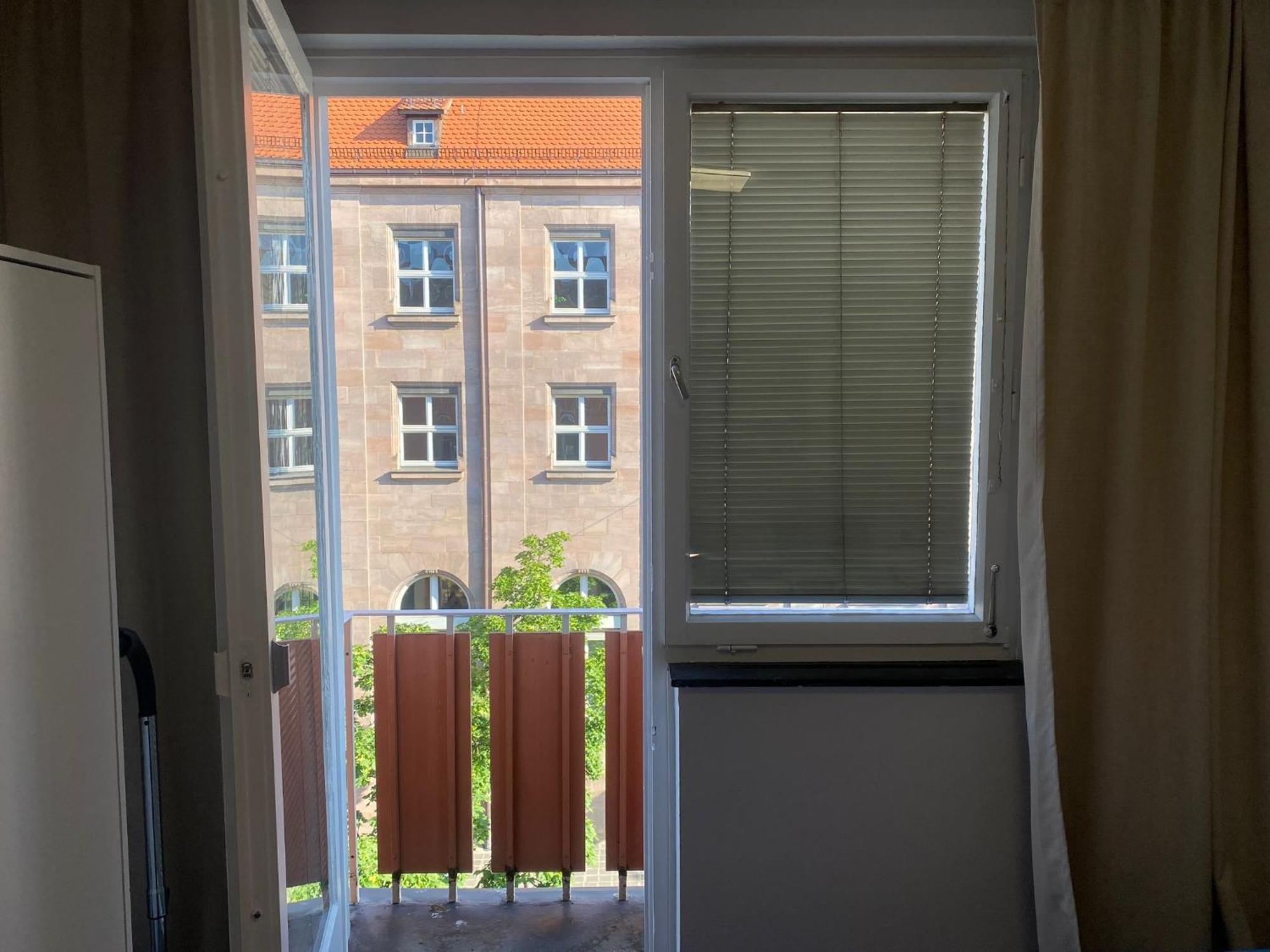 2-zimmer-wohnung Mit Balkon In Der