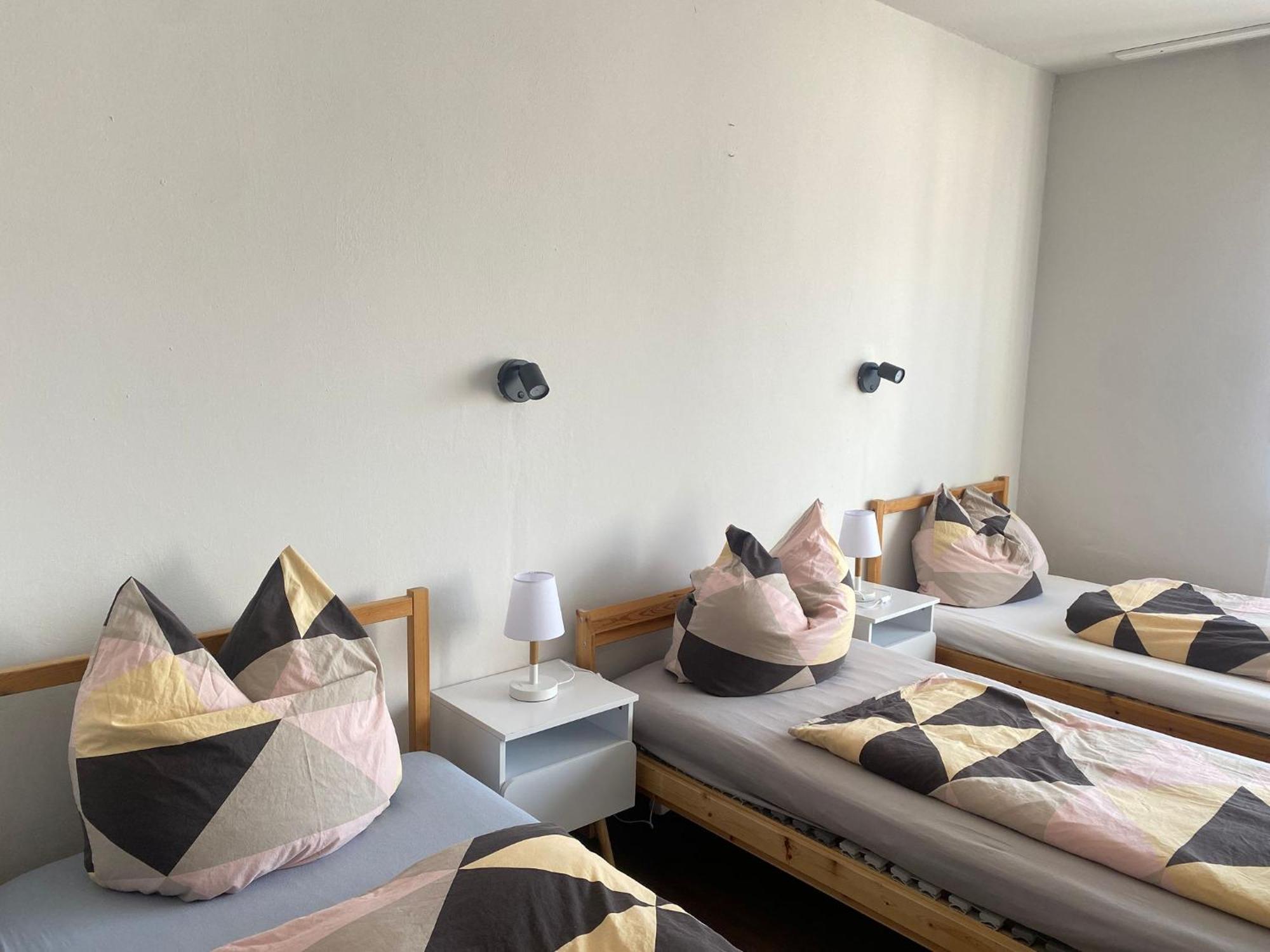 Apartment 2-zimmer-wohnung Mit Balkon In Der *